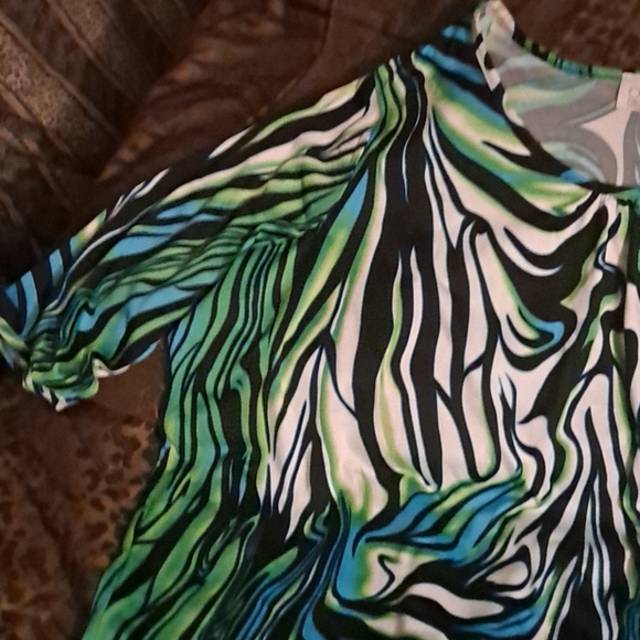 Scoop neck 1/2 length sleeve tunic - Picture 4 of 5